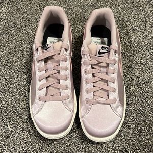 New NWT Rose Gold Nike Sneakers sz 8.5